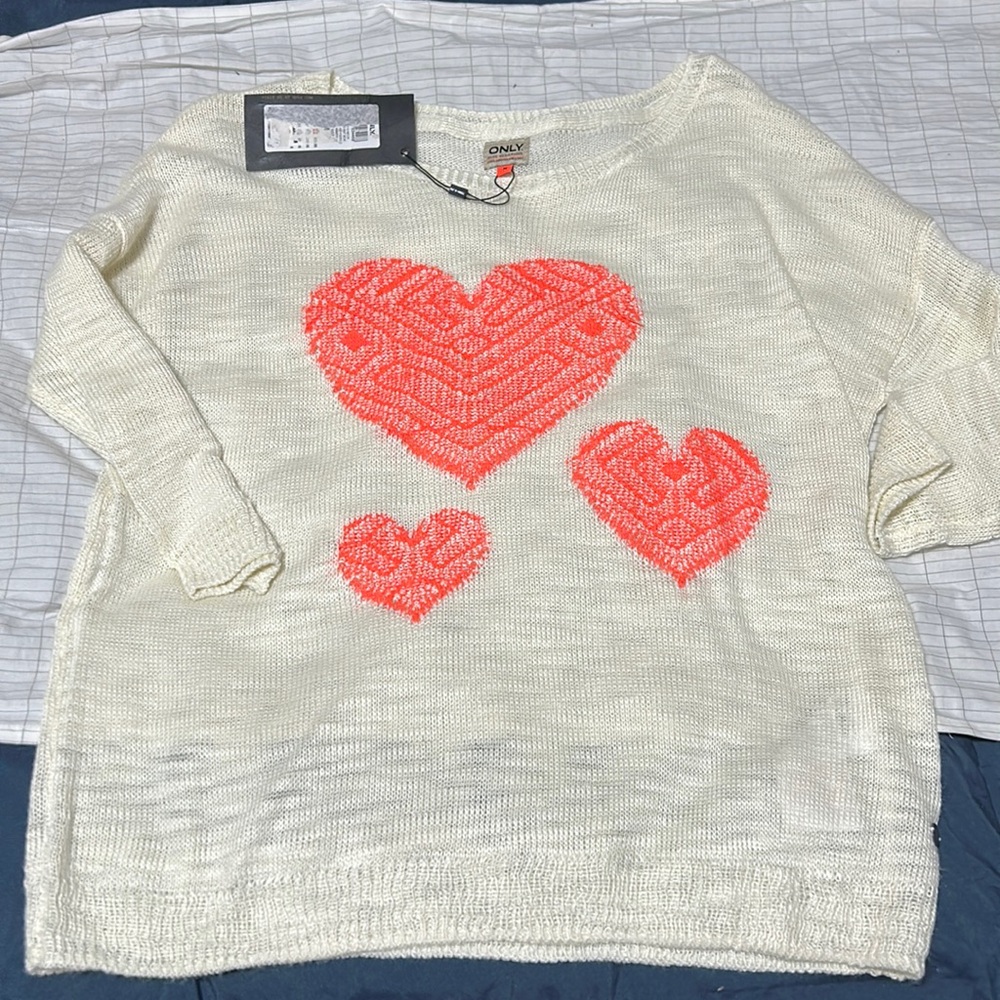 3 items for $40 BNWT ONLY sweater (size M)